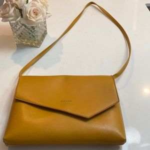 Mustard yellow Matt&Nat crossbody